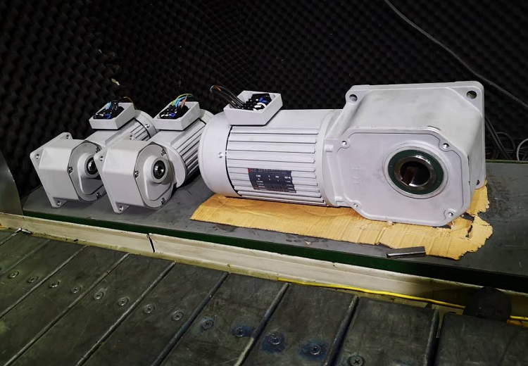 山藤直交軸減速電機 山藤直交軸減速電機